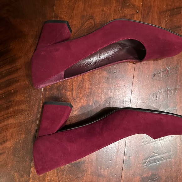 Beautiful new Stuart Weitzman wine-colored suede pumps. - Picture 5 of 7